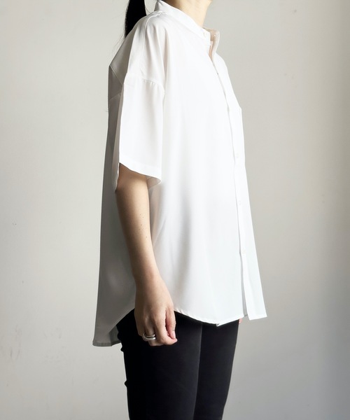 COMMON WARE（コモンウェアー）の「COMMONWARE:PE ルーズフィット バンドカラーシャツ S/S（シャツ/ブラウス・レディース・ホワイト/グリーン/ネイビー/パープル/チャコールグレー/グレイッシュベージュ/サックスブルー/ブラック・L/XL/M）」の11枚目の写真