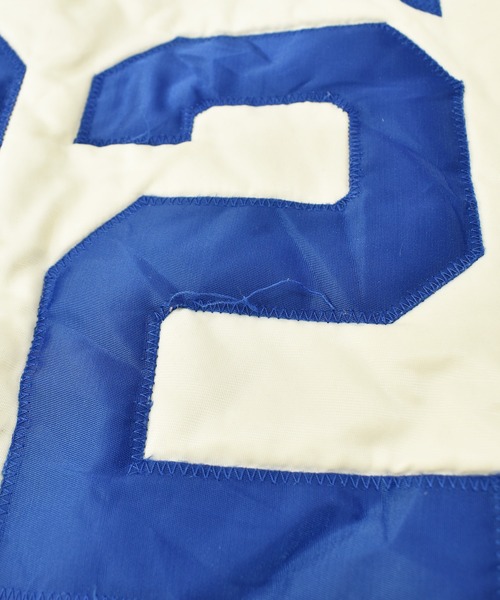 MAJESTIC（マジェスティック）の「【ヴィンテージ古着】Majestic / マジェスティック MLB Chicago Bears シカゴ・ベアーズ スタジャン（スタジャン・メンズ・ホワイト・X-LARGE）」の2枚目の写真