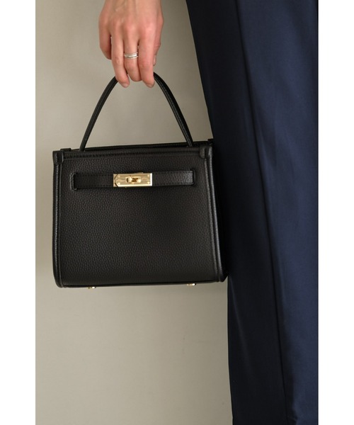 &. NOSTALGIA(アンドドットノスタルジア)の「ミニショルダーバッグ(ショルダーバッグ・レディース・オレンジ/キャメル/ブラック・FREE)」の2枚目の写真