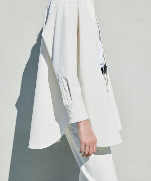 CEL ANSWER（シーイーエルアンサー）の「オーバーサイズテーラードシャツ（シャツ/ブラウス・レディース・ホワイト/ネイビー・FREE）」の20枚目の写真