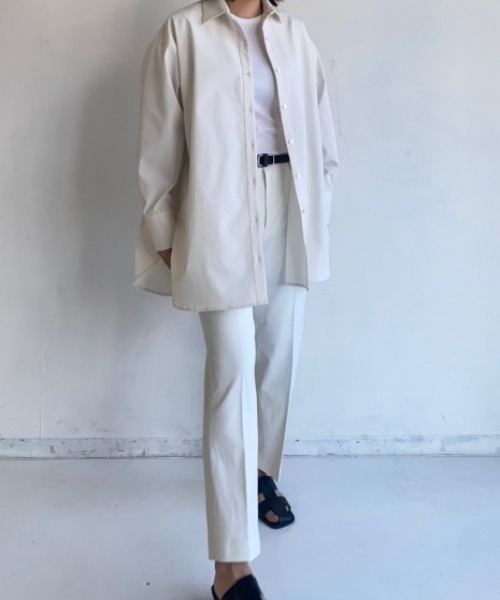 CEL ANSWER（シーイーエルアンサー）の「オーバーサイズテーラードシャツ（シャツ/ブラウス・レディース・ホワイト/ネイビー・FREE）」の13枚目の写真