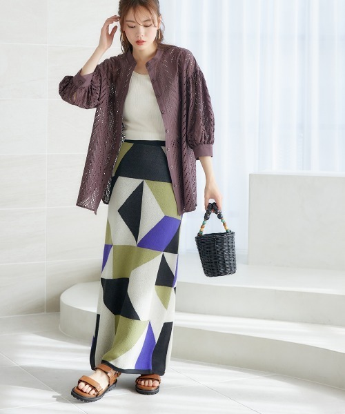 miclat（ミクラ）の「大きいサイズ　カットワークレースシャツ　miclat（シャツ/ブラウス・レディース・ブラウン/ブルー系/オフホワイト・5L/4L/3L/L/LL）」の8枚目の写真