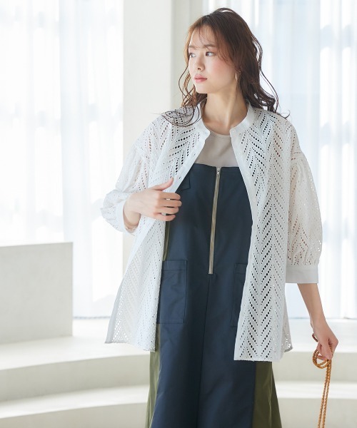 miclat（ミクラ）の「大きいサイズ　カットワークレースシャツ　miclat（シャツ/ブラウス・レディース・ブラウン/ブルー系/オフホワイト・5L/4L/3L/L/LL）」の14枚目の写真