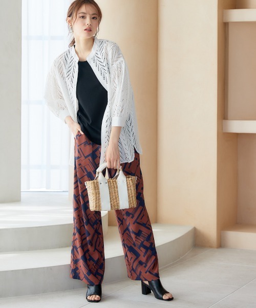 miclat（ミクラ）の「大きいサイズ　カットワークレースシャツ　miclat（シャツ/ブラウス・レディース・ブラウン/ブルー系/オフホワイト・5L/4L/3L/L/LL）」の7枚目の写真