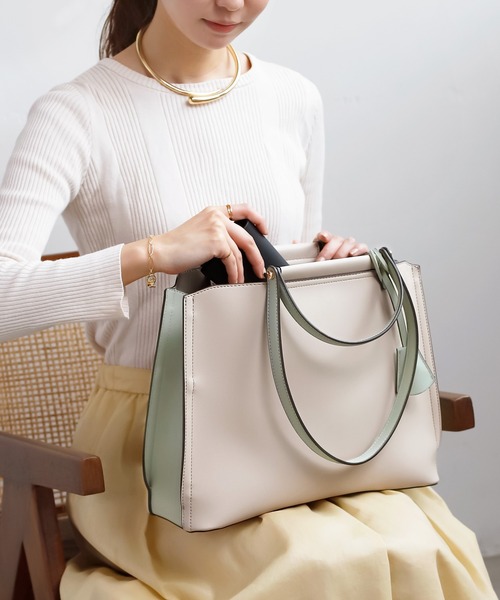 ANEMONE（アネモネ）の「ストラップ付きバイカラースクエア2WAYバッグ