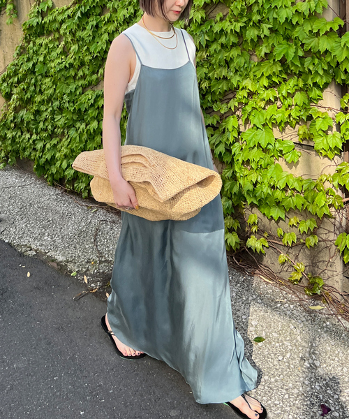 Rouge vif（ルージュヴィフ）の「バックレースアップキャミワンピース（ワンピース・レディース・チャコールグレー/グレイッシュブルー・フリー）」の2枚目の写真