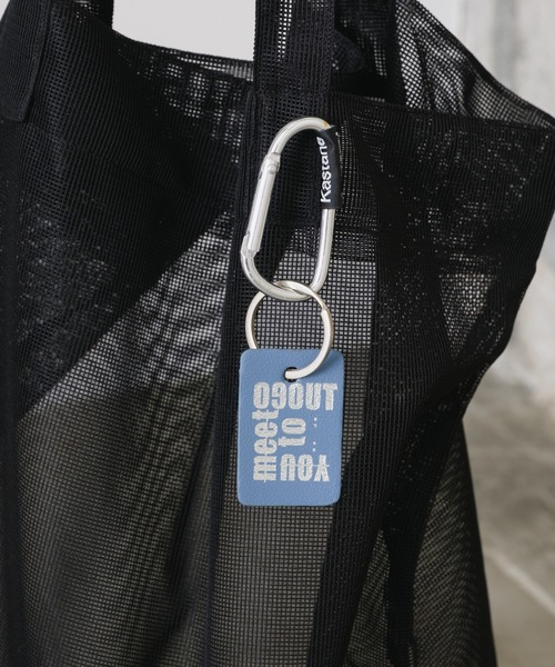 Kastane（カスタネ）の「【A4対応/PC対応】チャーム付きメッシュBAG（トートバッグ・レディース・ブラック/サックスブルー/ピンク/イエロー/アイボリー・FREE）」の10枚目の写真