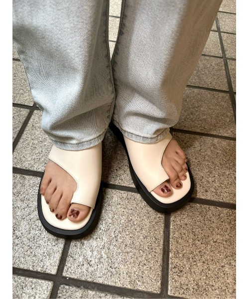 Right-on（ライトオン）の「厚底トングサンダル（サンダル・レディース・ホワイト/ブラック・M/L/XL/S）」の17枚目の写真