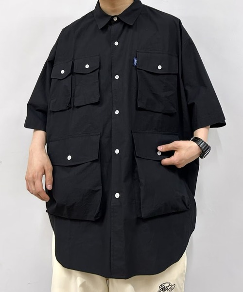 WHO'S WHO gallery(フーズフーギャラリー)の「COOPER FACT スーパービッグポケット半袖シャツ(シャツ/ブラウス・メンズ・ブラック/ホワイト系その他/ブルー系その他/ブルー/ベージュ/ネイビー/チャコールグレー・FREE)」の3枚目の写真