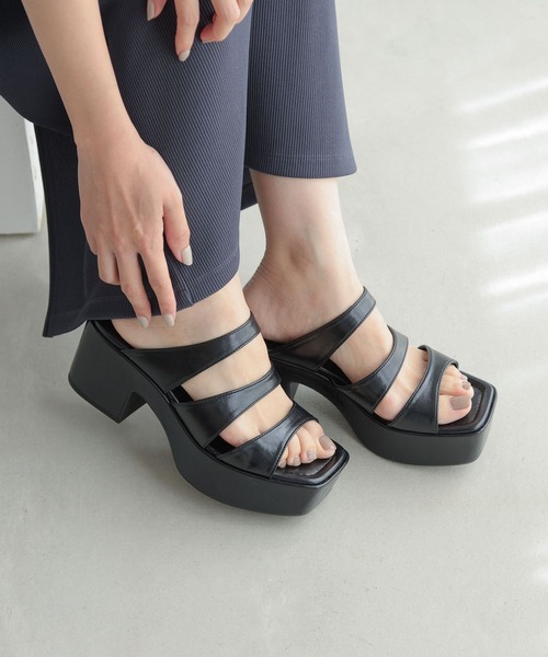 LOWRYS FARM(ローリーズファーム)の「ストラップフウサンダル 964190(サンダル・レディース・オレンジ/ブラック/アイボリー・MEDIUM/LARGE)」の3枚目の写真