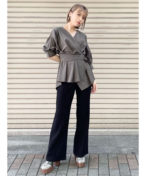 MURUA（ムルーア）の「カシュクールペプラムシャツ（シャツ/ブラウス・レディース・モカ/ホワイト/ブラック・FREE）」の16枚目の写真