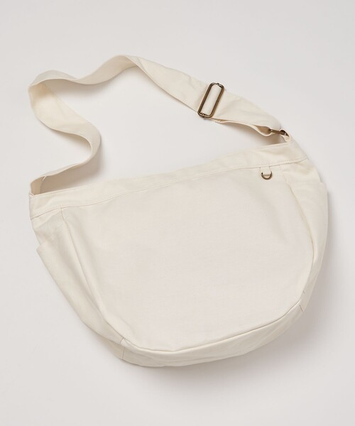 FREAK'S STORE（フリークスストア）の「キャンバス ニュースペーパーバッグ/ワンポイントDカン付き ビッグキャンバス ワークショルダーバッグ（ショルダーバッグ・メンズ・ホワイト/ブラック/ベージュ/オリーブ/ナチュラル・ONE SIZE）」の16枚目の写真