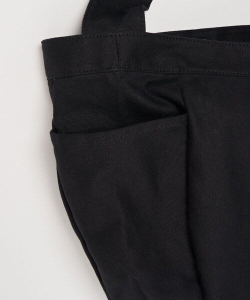 FREAK'S STORE（フリークスストア）の「キャンバス ニュースペーパーバッグ/ワンポイントDカン付き ビッグキャンバス ワークショルダーバッグ（ショルダーバッグ・メンズ・ホワイト/ブラック/ベージュ/オリーブ/ナチュラル・ONE SIZE）」の9枚目の写真