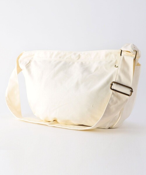 FREAK'S STORE（フリークスストア）の「キャンバス ニュースペーパーバッグ/ワンポイントDカン付き ビッグキャンバス ワークショルダーバッグ（ショルダーバッグ・メンズ・ホワイト/ブラック/ベージュ/オリーブ/ナチュラル・ONE SIZE）」の16枚目の写真