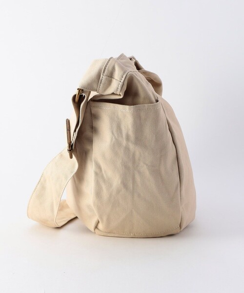 FREAK'S STORE（フリークスストア）の「キャンバス ニュースペーパーバッグ/ワンポイントDカン付き ビッグキャンバス ワークショルダーバッグ（ショルダーバッグ・メンズ・ホワイト/ブラック/ベージュ/オリーブ/ナチュラル・ONE SIZE）」の13枚目の写真