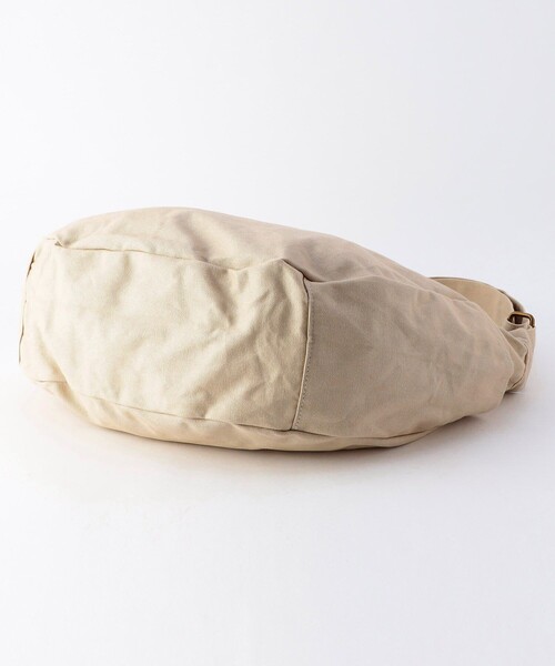 FREAK'S STORE（フリークスストア）の「キャンバス ニュースペーパーバッグ/ワンポイントDカン付き ビッグキャンバス ワークショルダーバッグ（ショルダーバッグ・メンズ・ホワイト/ブラック/ベージュ/オリーブ/ナチュラル・ONE SIZE）」の11枚目の写真