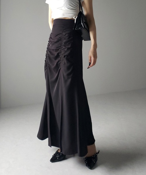me+em select（ミームセレクト）の「【 ３サイズ展開 】 フロントシャーリングスリットロングマーメイドスカート（スカート・レディース・ブラック/アイボリー/グレー・SMALL/LARGE/MEDIUM）」の14枚目の写真