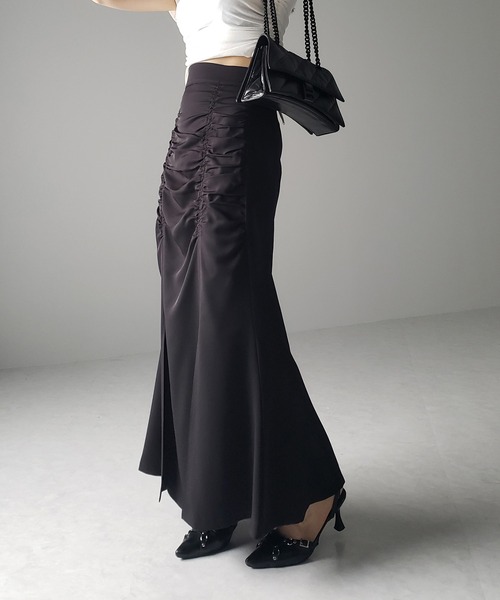 me+em select（ミームセレクト）の「【 ３サイズ展開 】 フロントシャーリングスリットロングマーメイドスカート（スカート・レディース・ブラック/アイボリー/グレー・SMALL/LARGE/MEDIUM）」の17枚目の写真