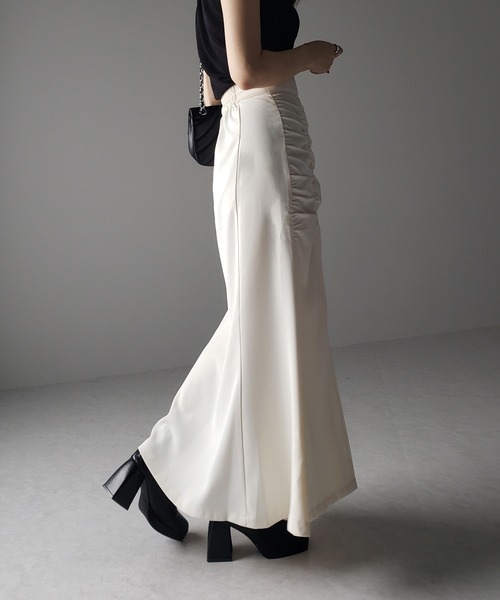 me+em select（ミームセレクト）の「【 ３サイズ展開 】 フロントシャーリングスリットロングマーメイドスカート（スカート・レディース・ブラック/アイボリー/グレー・SMALL/LARGE/MEDIUM）」の6枚目の写真