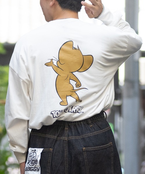 Tom&Jerry(トムアンドジェリー)の「【40I】〔Tom & Jerry/トム & ジェリー〕フロント/バックプリント ビックシルエットロンT(Tシャツ/カットソー・メンズ・ホワイト系その他/グリーン/ベージュ/パープル/ブラック/ホワイト/グレー/チャコールグレー・LARGE/X-LARGE/MEDIUM)」の2枚目の写真