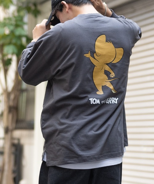 Tom&Jerry(トムアンドジェリー)の「【40I】〔Tom & Jerry/トム & ジェリー〕フロント/バックプリント ビックシルエットロンT(Tシャツ/カットソー・メンズ・ホワイト系その他/グリーン/ベージュ/パープル/ブラック/ホワイト/グレー/チャコールグレー・LARGE/X-LARGE/MEDIUM)」の1枚目の写真
