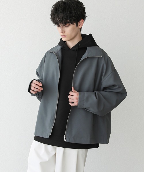 ASTRONOMY(アストロノミー)の「Buyer's Select/ポリツイルハイネックショートブルゾン(ブルゾン・メンズ・ブルー/オフホワイト/ブラック/チャコール・XL/M/L)」の5枚目の写真