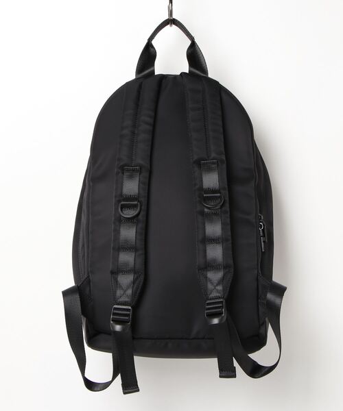 Beau're（ヴュレ）の「【BEAURE】カウレザー×ナイロンバックパック リュック B-23455 ※（バックパック/リュック・レディース・グレイッシュベージュ/ブラック・FREE）」の5枚目の写真