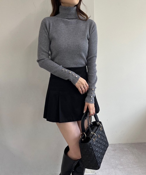 one after another NICE CLAUP（ワンアフターアナザーナイスクラップ）の「ハートボタンハイネックニット（ニット/セーター・レディース・オフホワイト/ブラック/ピンク/杢グレー/ホワイト×ブラック・FREE）」の21枚目の写真