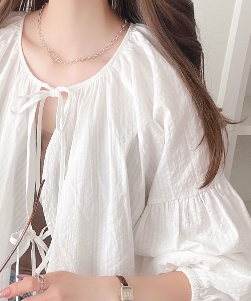 classicalelf（クラシカルエルフ）の「サッカー素材でトレンド感。綿100％前後2wayショート丈リボンカーディガンブラウス（シャツ/ブラウス・レディース・モカ/オフホワイト/ブラック・X-LARGE/SMALL/MEDIUM/LARGE）」の5枚目の写真