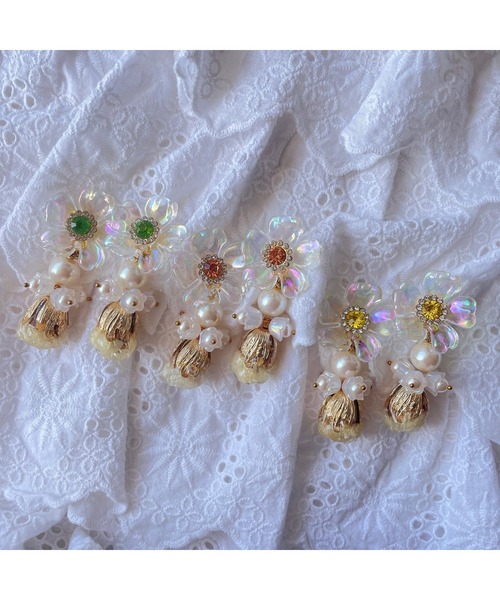 tone(トーン)の「【Mermaid Pink】オーロラカラービジュードライフラワーピアス【推し活】(MA)(ピアス(両耳用)・レディース・イエロー/ピンク/パープル/ブラック/レッド/グリーン/オレンジ/ホワイト/ブルー・FREE)」の16枚目の写真