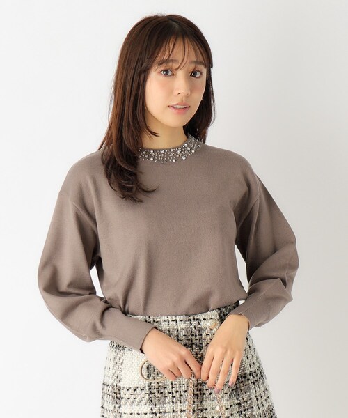 index（インデックス）の「◆≪5color≫ ビジューハイネックドルマンニット/ボリューム袖【洗濯機洗い可】（ニット/セーター・レディース・ピンク/ブルー系その他/ダークブラウン系7/ライトグレー/ホワイト系9・36/42/38/40）」の3枚目の写真