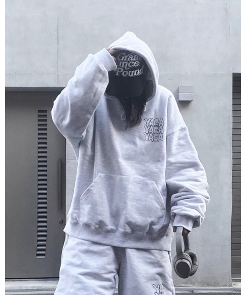 YACA(ヤーカ)の「yaca logo print hoodie/ヤーカロゴプリントフーディ(スウェット・レディース・ブラック/グレー/アッシュグレー・FREE)」の4枚目の写真