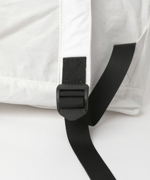 niko and...（ニコアンド）の「オリジナルWポケットナップサック（バックパック/リュック・レディース・ブラック/アイボリー/ブルー・0）」の6枚目の写真