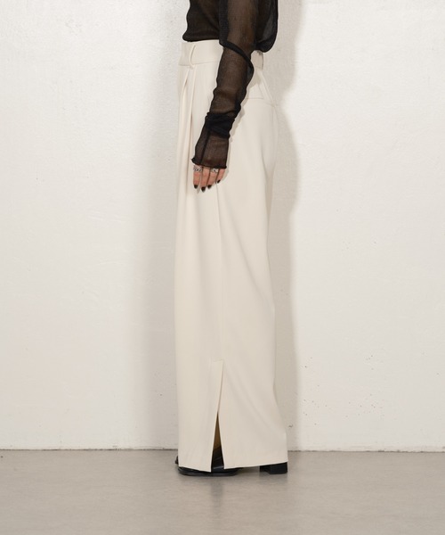 Lui's(ルイス)の「ハイウエストサイドベンツスリットワイドパンツ(その他パンツ・レディース・オフホワイト/ブラック・FREE)」の15枚目の写真