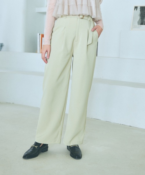 mysty woman(ミスティウーマン)の「バックルベルトストレートパンツ 104446(その他パンツ・レディース・イエロー系その他/ブラック/アイボリー・FREE)」の1枚目の写真