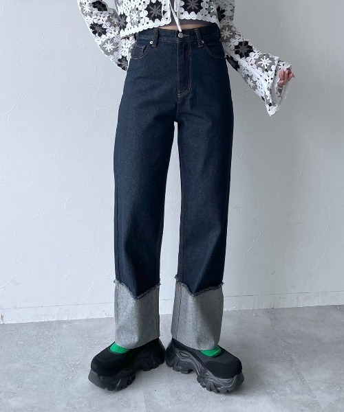 PAGEBOY(ページボーイ)の「WEB限定アイテム/ターンUPデニムパンツ(デニムパンツ・レディース・ネイビー/ブルー・25inch/26inch)」の3枚目の写真