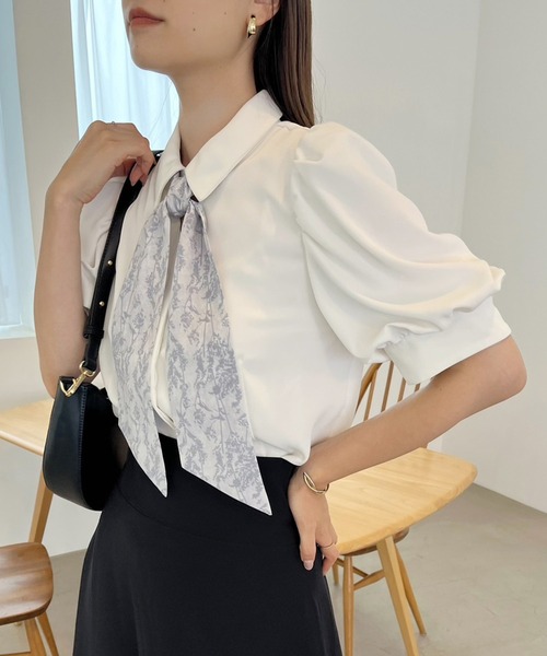 one after another NICE CLAUP（ワンアフターアナザーナイスクラップ）の「スカーフ付きブラウス【ZOZO限定商品】（シャツ/ブラウス・レディース・ホワイト系その他/ベージュ/ブラック/オフホワイト・FREE）」の3枚目の写真