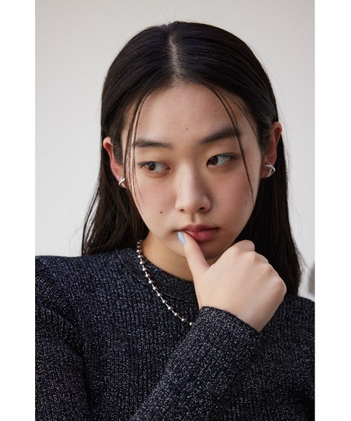 AZUL by moussy(アズールバイマウジー)の「ダルメタルXシェイプドイヤリング(ピアス(両耳用)・レディース・シルバー/ゴールド系その他・FREE)」の9枚目の写真