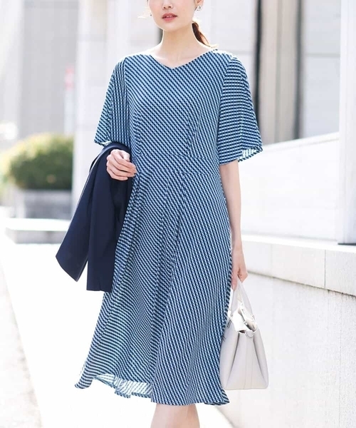 フレアースリーブ幾何柄ワンピース/洗える（ワンピース）｜OFUON（オフオン）