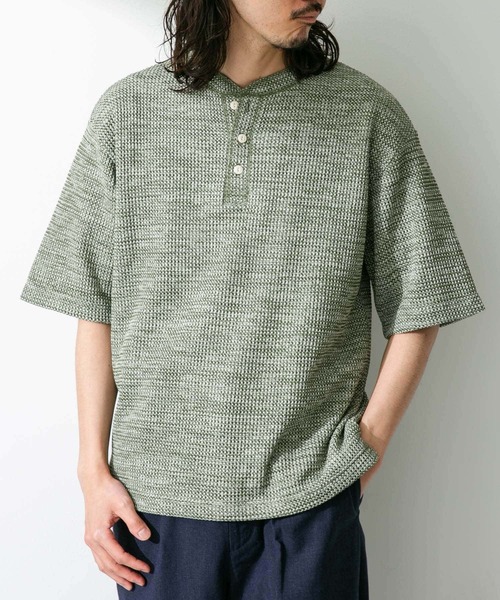 URBAN RESEARCH Sonny Label(アーバンリサーチサニーレーベル)の「ワッフルヘンリーショートスリーブTシャツ(Tシャツ/カットソー・メンズ・オフホワイト/カーキ/ネイビー・MEDIUM/LARGE)」の3枚目の写真