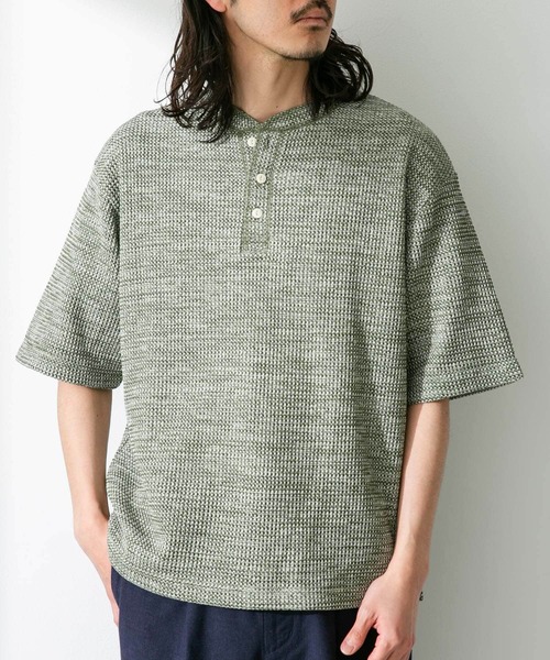 URBAN RESEARCH Sonny Label(アーバンリサーチサニーレーベル)の「ワッフルヘンリーショートスリーブTシャツ(Tシャツ/カットソー・メンズ・オフホワイト/カーキ/ネイビー・MEDIUM/LARGE)」の20枚目の写真