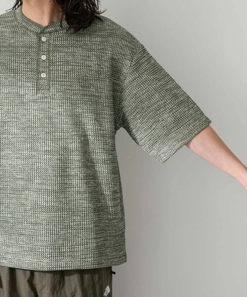 URBAN RESEARCH Sonny Label(アーバンリサーチサニーレーベル)の「ワッフルヘンリーショートスリーブTシャツ(Tシャツ/カットソー・メンズ・オフホワイト/カーキ/ネイビー・MEDIUM/LARGE)」の10枚目の写真