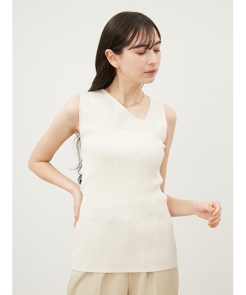 Mila Owen（ミラオーウェン）の「シルク混アシメVニットプルオーバー