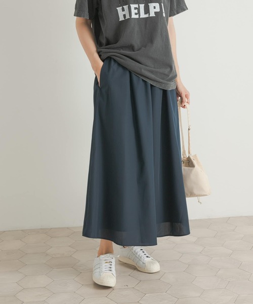 URBAN RESEARCH DOORS（アーバンリサーチドアーズ）の「『UR TECH』カラーフレアスカート（スカート・レディース・グリーン/ネイビー/ベージュ・MEDIUM）」の3枚目の写真