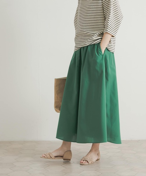 URBAN RESEARCH DOORS（アーバンリサーチドアーズ）の「『UR TECH』カラーフレアスカート（スカート・レディース・グリーン/ネイビー/ベージュ・MEDIUM）」の6枚目の写真