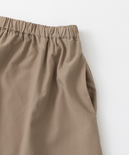 URBAN RESEARCH DOORS（アーバンリサーチドアーズ）の「『UR TECH』カラーフレアスカート（スカート・レディース・グリーン/ネイビー/ベージュ・MEDIUM）」の22枚目の写真