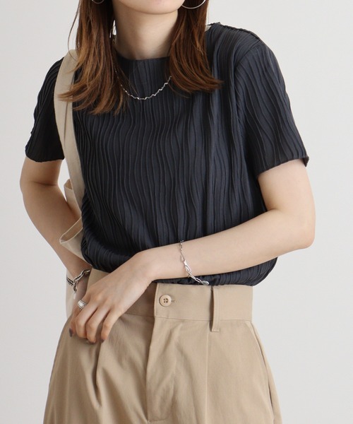 atONE(アットワン)の「atONE リップルストライプ半袖Tシャツ(Tシャツ/カットソー・レディース・グレー系その他/ブラック/チャコール/ブルー/カーキ・M/L)」の3枚目の写真
