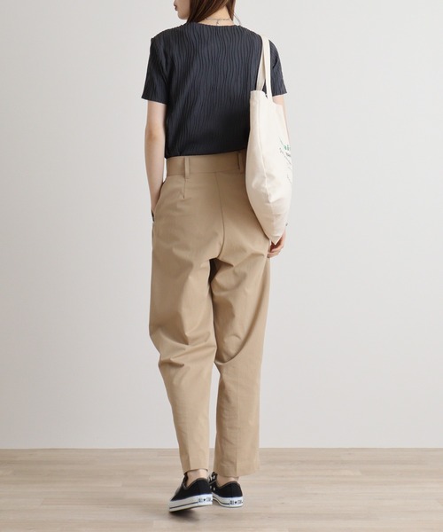 atONE(アットワン)の「atONE リップルストライプ半袖Tシャツ(Tシャツ/カットソー・レディース・グレー系その他/ブラック/チャコール/ブルー/カーキ・M/L)」の22枚目の写真