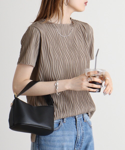 atONE(アットワン)の「atONE リップルストライプ半袖Tシャツ(Tシャツ/カットソー・レディース・グレー系その他/ブラック/チャコール/ブルー/カーキ・M/L)」の13枚目の写真