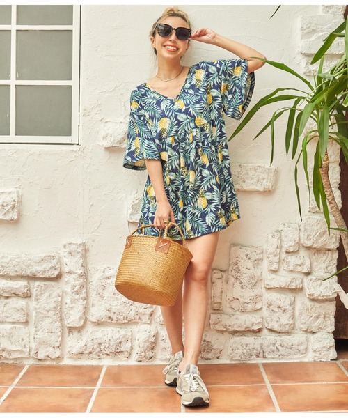 anap mimpi（アナップミンピ）の「パイナップル Vネック 切替 チュニック トップス（チュニック・レディース・ミント/ネイビー・FREE）」の11枚目の写真